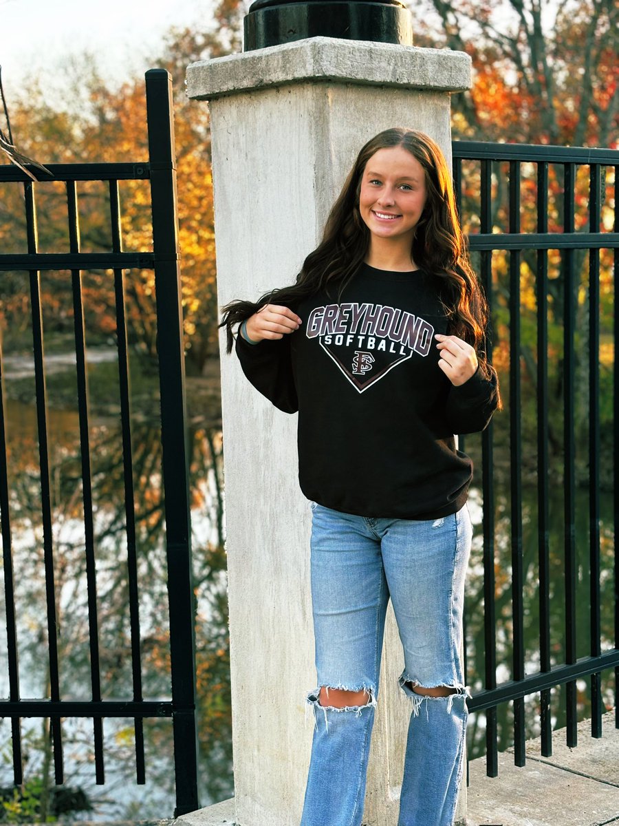 GracinRiggs11's tweet image. I am so very excited to announce my commitment to Fort Scott to continue my academic and softball career. Thank you @Coachkbryan for believing in me and giving me this opportunity. I’d like to thank my lord and savior for blessing me with the ability to play this sport I love, my…