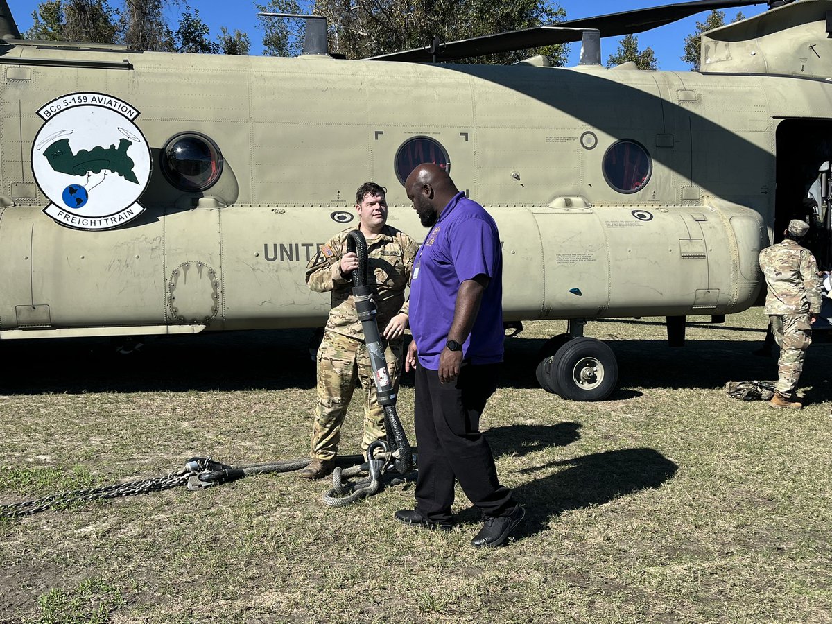 MrLakeMarionHS's tweet image. Great things are happening @LakeMarionHS the close of an amazing day of learning for our students granted by the US ARMY ending with the departure of the show stopper! #STEMEVENT! #GoArmy #CCR @ocsdsc @Glover_Viking @fosteringocsd