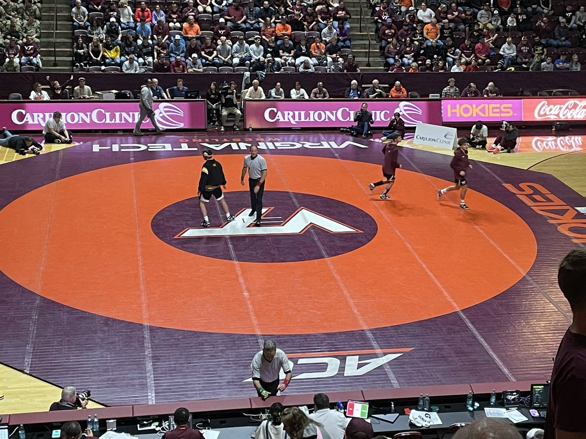 dodelite27's tweet photo. All is right with the world!!!! @HokiesWrestling #Hokies https://t.co/iSniyzXbFV
