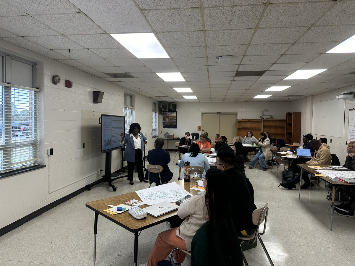 YimiyaP's tweet photo. Attendance area practice clinics were 🔥 🔥 🔥 today! @CumberlandCoSch Ts learned how to Master their classroom environment from the amazing @LucilleLazare and the #CCSProfDev team. @apetersonteach @TiffBronco1996 @karigrates @GladysJohnson03 @Caras07 #WeAreCCS #LearnGrowThrive https://t.co/RJX8L5J8Fq