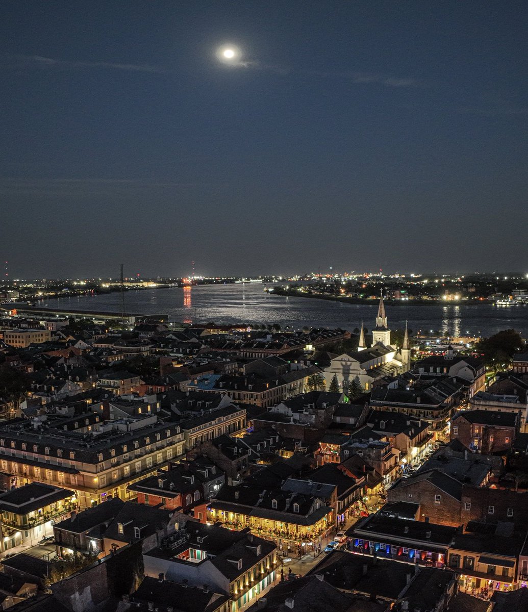 Full moon over the quarter, New Orleans 

(Additional photos posted today on IG at marcorasi1960)