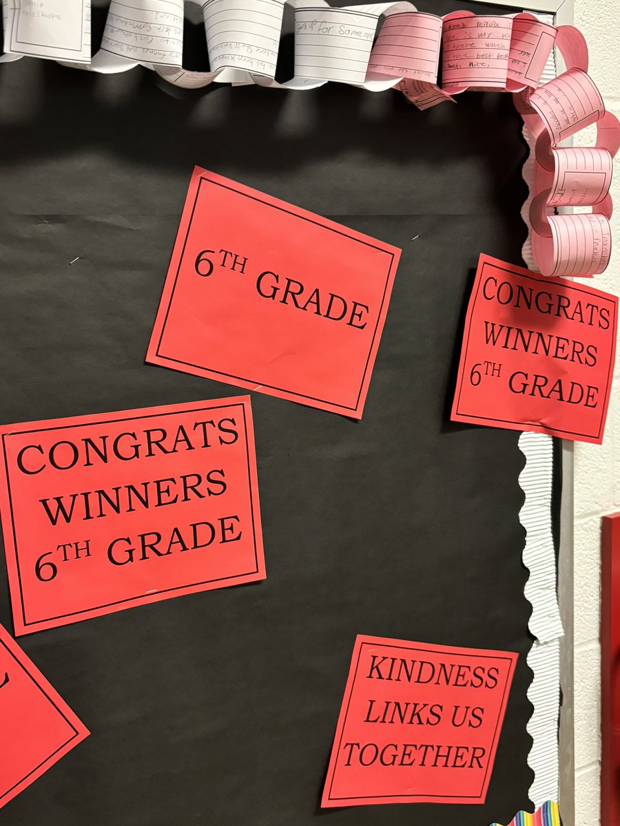Congrats to 6th grade, with the longest kindness chain! WMS shared lots of kindness thoughts on World Kindness Day! ❤️