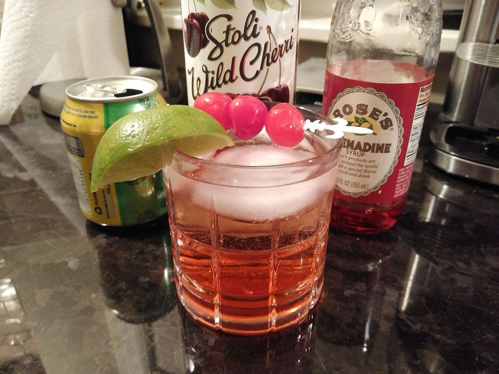 Kenny The Bartender here &amp; tomorrow is "National Fast Food Day." Nothing goes better with grease than a Dirty Shirley. Also, somebody dropped my burger on the floor &amp; insisted it was "ground" beef... #cocktail #GrumpyDingoRadio
buff.ly/2NR668j