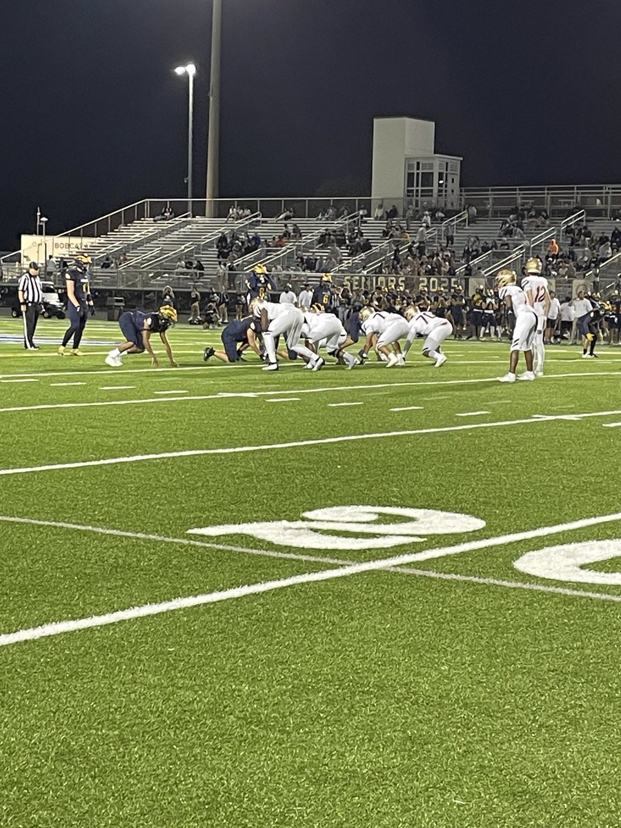CoachDavila's tweet image. FL playoff football on a beautiful 75 degree night in NOV. ⁦@GolemanFootball⁩ vs ⁦@BocaRatonFB⁩ #GRIT ##SEAHAWKFAST