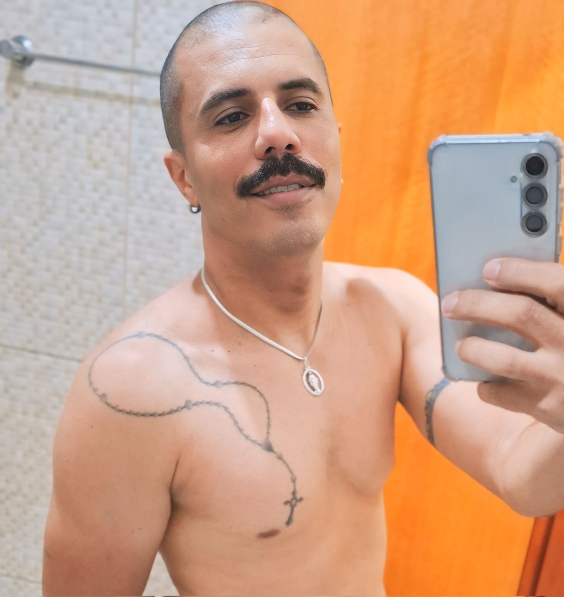 Fernandomikaels's tweet photo. #bigodom https://t.co/j09LZoLC5s