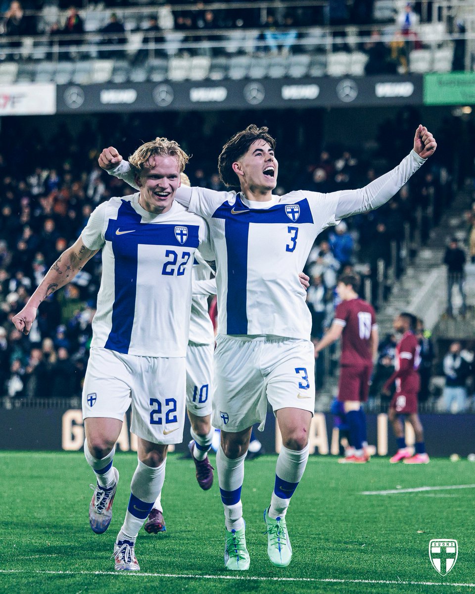 Huuhkajat's tweet photo. Tammelan tunteikas perjantai-ilta kuvina! 🎞️
📸: Jimi Soinila
#Pikkuhuuhkajat #FINNOR #U21EURO #MeOlemmeSuomi https://t.co/F2PV4JBMKC