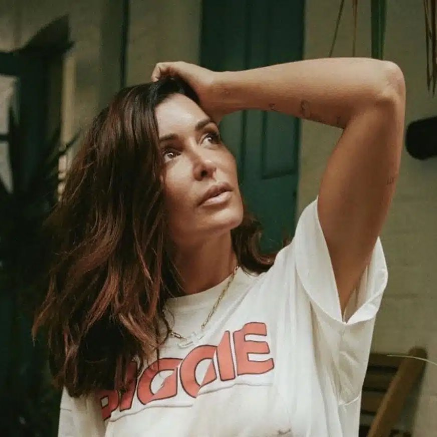 Promo_Jenifer's tweet photo. 🔴 INFO

@JeniferOfficiel fera son grand retour au château de la #StarAcademy ce mardi 19 novembre pour rencontrer les élèves 😍 

Elle sera également présente lors du prime du samedi 23 novembre 🙏

#Jukebox https://t.co/R14CyIbHkr