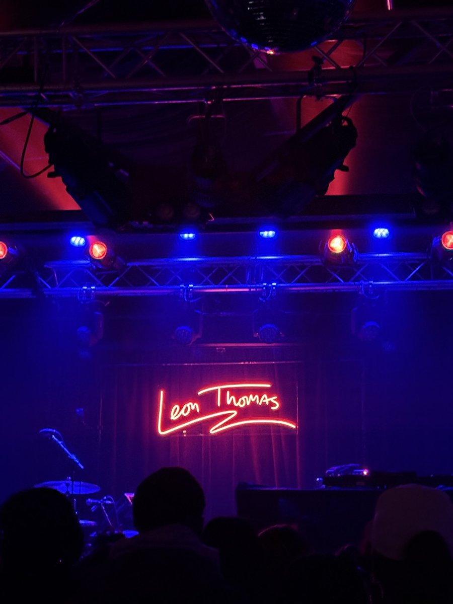 kelsdabarbie's tweet photo. .@leonthomas proud of you fr ๐ฅน #MuttTour https://t.co/0Uslr0AOhE
