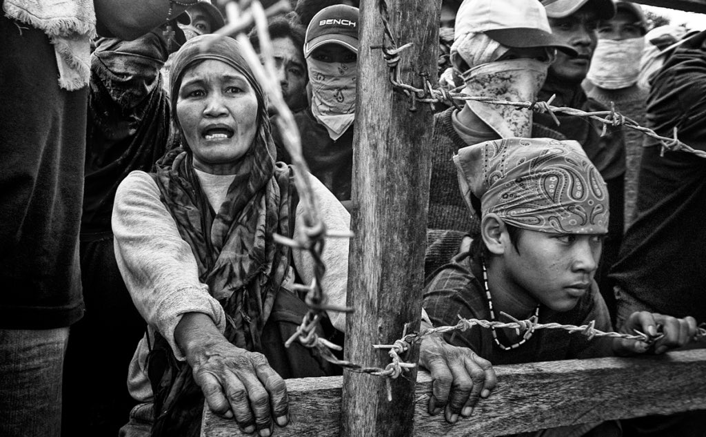 natoreyes's tweet photo. Today marks the 20th anniversary of the Hacienda Luisita Massacre which was rooted in agrarian struggle. Seven people were killed when police opened fire on striking famers. Not one police officer has been held accountable for the deaths. No justice. (Photos by Jes Aznar). https://t.co/3Yv5ZI5ZrM
