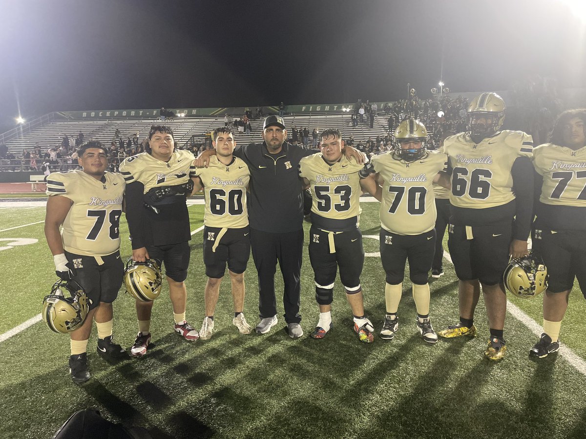 joseph3633's tweet image. Tough way to end the season but I’m proud of these young men. Moving on to bigger and better things in life. #fatpack