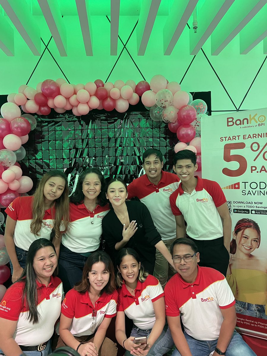 OfficialKBB's tweet photo. Kathryn Bernardo with her BanKo family. ❤️

#HelloLoveAgain #KathrynForBPIBanKo https://t.co/8csuThzH6m
