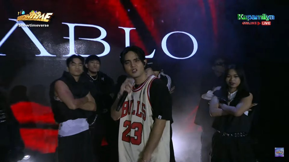 ABSCBNNews's tweet photo. PINUNO LIVE ON ‘IT’S SHOWTIME’ 🔥🔥🔥

SB19 Pablo (@imszmc) heats up the “It’s Showtime” stage with his fire performance of “Butata” on Saturday, November 16. 

(Screengrab from It’s Showtime/YouTube) 

Related: https://t.co/3k7PBJvzne https://t.co/SyqCMDWei5