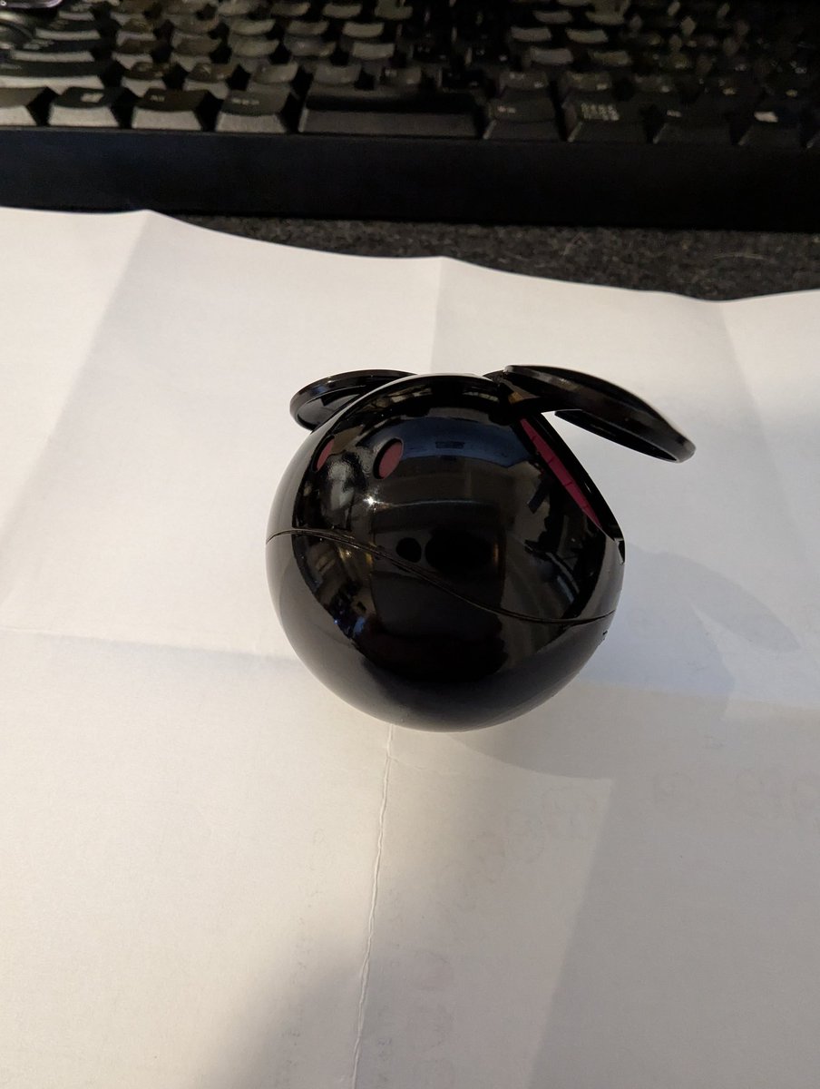 Snnijntje's tweet photo. クレオスの新GGX ブラック、サクっと一巡吹いたらテッカテカ。これは素晴らしい。成型色オレンジのハロがピカピカブラックに。新色が待ち遠しい。 https://t.co/ETBiVxDat8