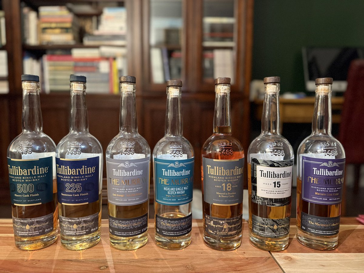 Tasting party! <a href="/Tullidistillery/">Tullibardine Whisky</a>, can you help us complete our collection? 🥃 🎄