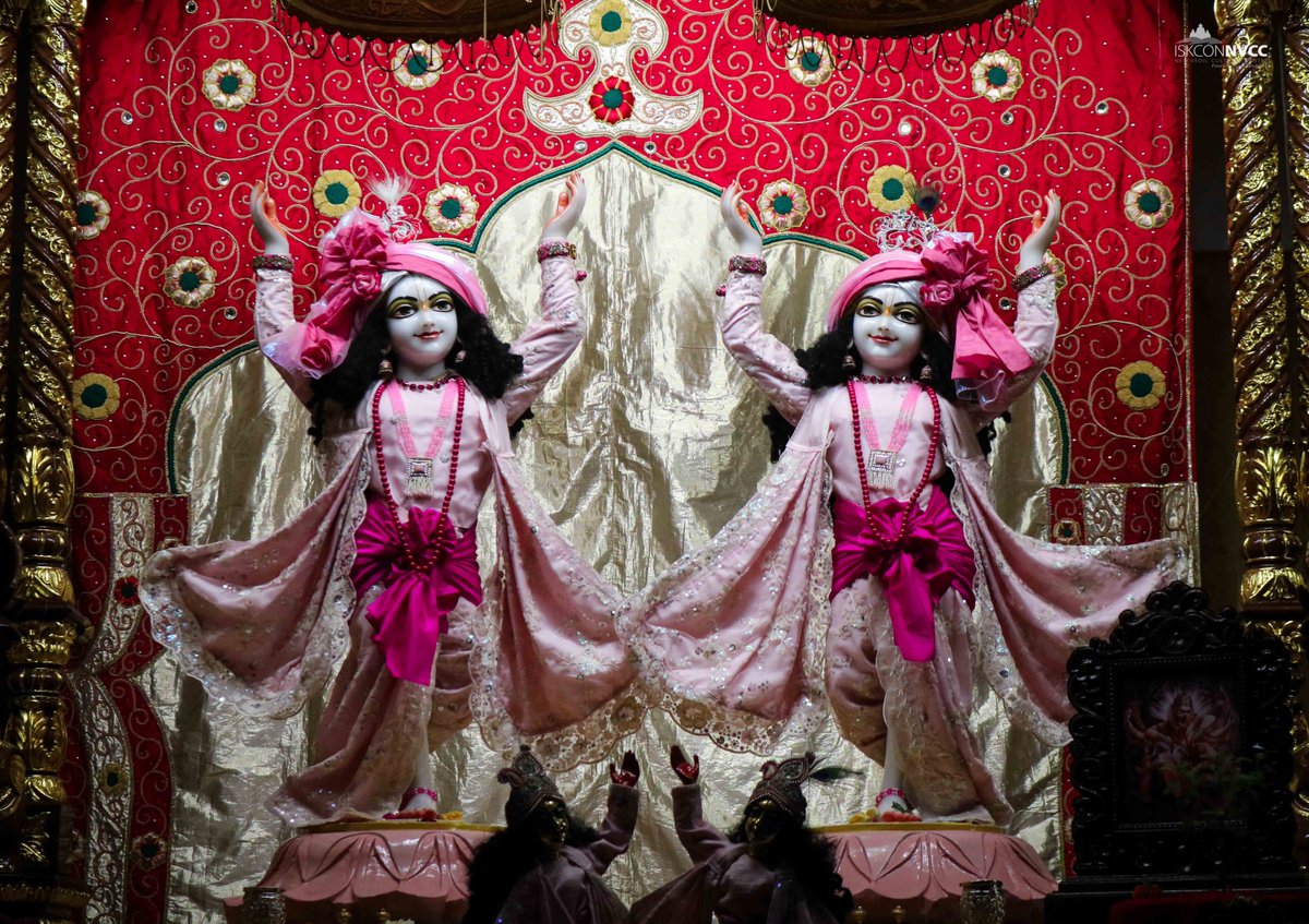 ISKCONPune's tweet photo. 🌷Mangal Arati Darshan🌷🗓16/11/2024🙏🚩@ISKCONNVCCPune🚩
.
.
#ISKCONNVCC #ISKCONPune #ISKCONNVCCPune #ISKCON #16thnovember #16thnovember2024 #Saturday #Harinaamsankirtan #Radheshyamdas #Radheradhe #Sankirtan #Kirtan #Vrindavan #Mayapur #Prabhupada #GVE #Govardhanecovillage https://t.co/jj0G2wFBKK