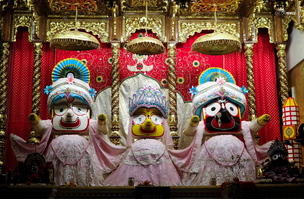 ISKCONPune's tweet photo. 🌷Mangal Arati Darshan🌷🗓16/11/2024🙏🚩@ISKCONNVCCPune🚩
.
.
#ISKCONNVCC #ISKCONPune #ISKCONNVCCPune #ISKCON #16thnovember #16thnovember2024 #Saturday #Harinaamsankirtan #Radheshyamdas #Radheradhe #Sankirtan #Kirtan #Vrindavan #Mayapur #Prabhupada #GVE #Govardhanecovillage https://t.co/jj0G2wFBKK