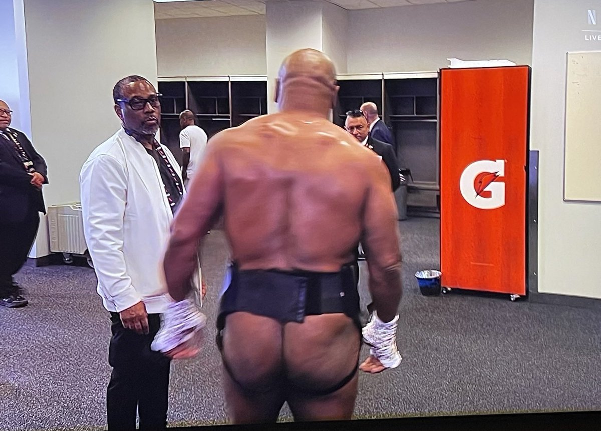 pbboxeo's tweet photo. #PaulTyson 
Nadie:
Mike Tyson: https://t.co/851a4IUbAz