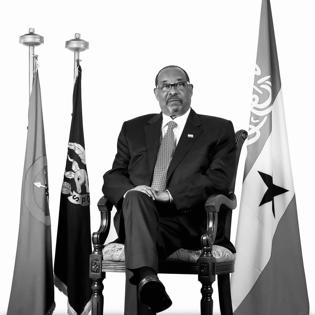 omer_chief's tweet photo. Rabbi haw naxariisto madaxweyne ahmed mohamed mohamoud (Siilaanyo). Samir iyo iimaan saadiqana allah haynaga siiyo ehelkii,qaraabadii iyo dhamaan qaran-weynaha somaliland. https://t.co/UFrD084DeJ