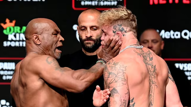 vmcastilloc's tweet photo. El unico golpe que Tyson ha pegado en la pelea https://t.co/UvrSwG9R8D