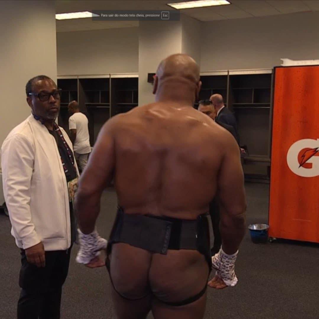 xtenaba's tweet photo. 😂 MIKE CHEEKSON all natural no BBL @MikeTyson #miketayson https://t.co/9aZxvsn5CL