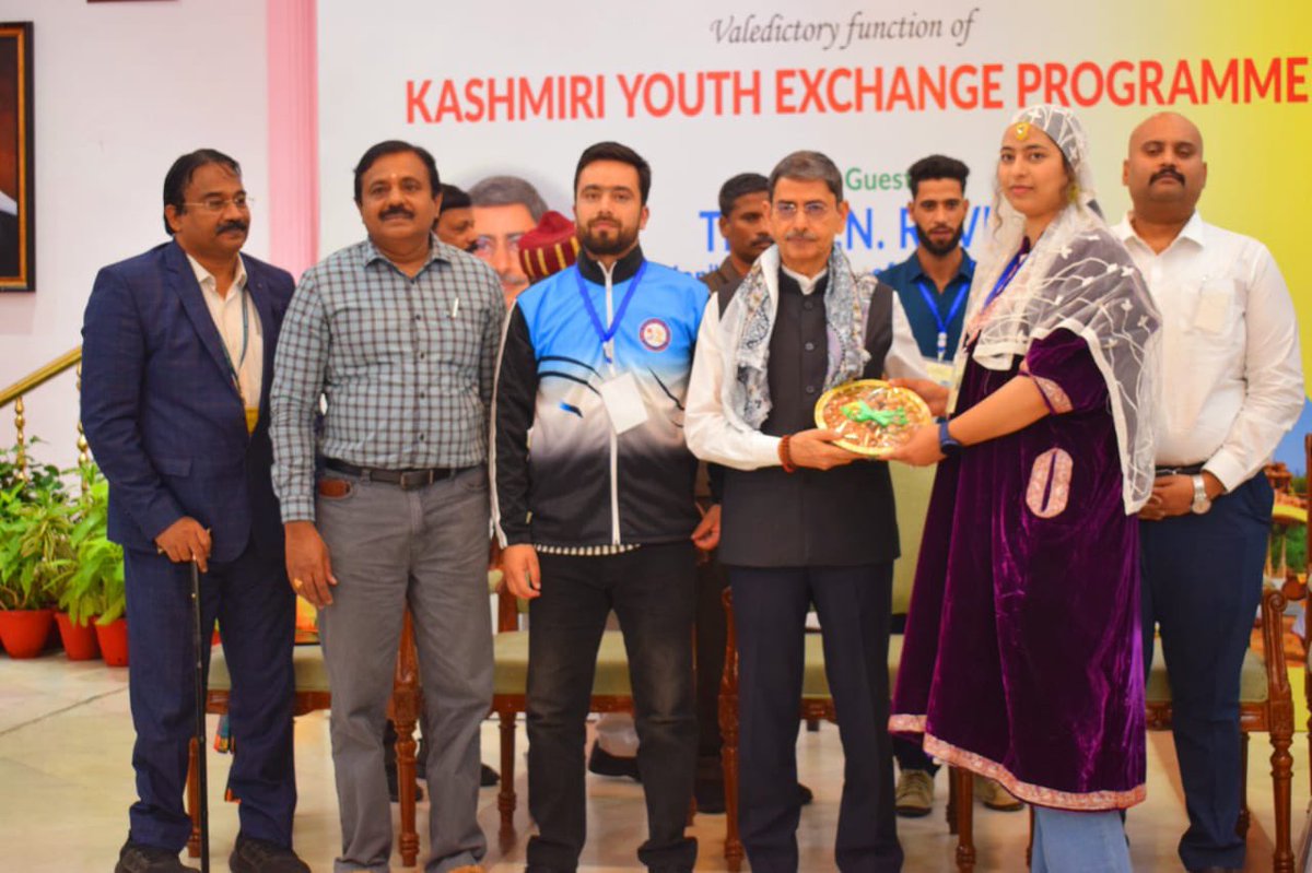 MYBharatHQ's tweet photo. The valedictory function of Kashmiri  Youth Exchange Programme was honored today by the presence of the Honourable Governor of Tamil Nadu, Shri R.N. Ravi. His interaction with the participants from MYBharat-NYK was profoundly inspiring and truly heartfelt. https://t.co/vYfDwgKQl1