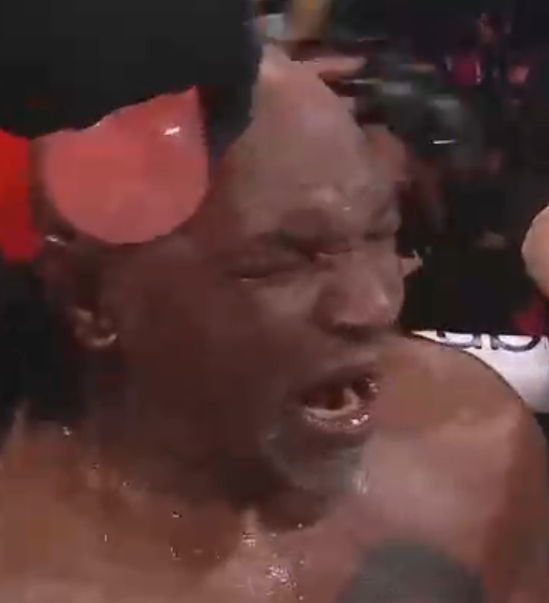 xSoulList's tweet photo. How i feel about this fight #PaulTyson https://t.co/joyUSWVdxT