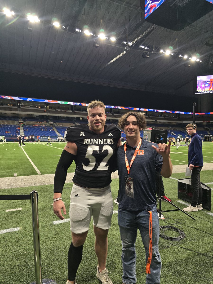 NoahLogsdon22's tweet photo. #AGTG
Thank you @UTSAFTBL for the Game Day Invite. It was an amazing game and experience. @Coach_Griffin_ @CoachTimYoder @DKMOne3 @HunterRittimann @CadeDawg8
#BTheBrand
@Coach_KLewis @SaBrandeis @BroncoRecruits8 https://t.co/LlGkZtaRul