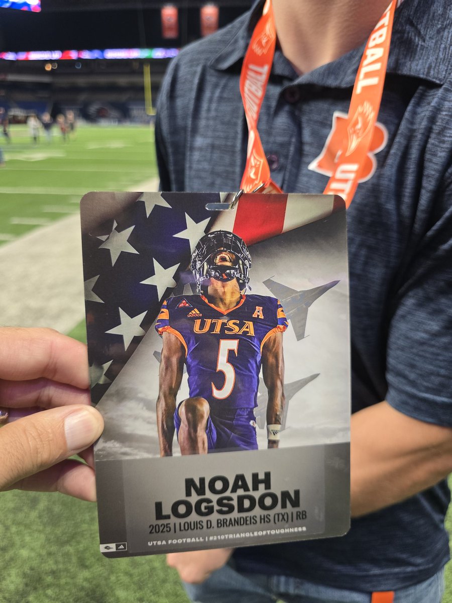 NoahLogsdon22's tweet photo. #AGTG
Thank you @UTSAFTBL for the Game Day Invite. It was an amazing game and experience. @Coach_Griffin_ @CoachTimYoder @DKMOne3 @HunterRittimann @CadeDawg8
#BTheBrand
@Coach_KLewis @SaBrandeis @BroncoRecruits8 https://t.co/LlGkZtaRul
