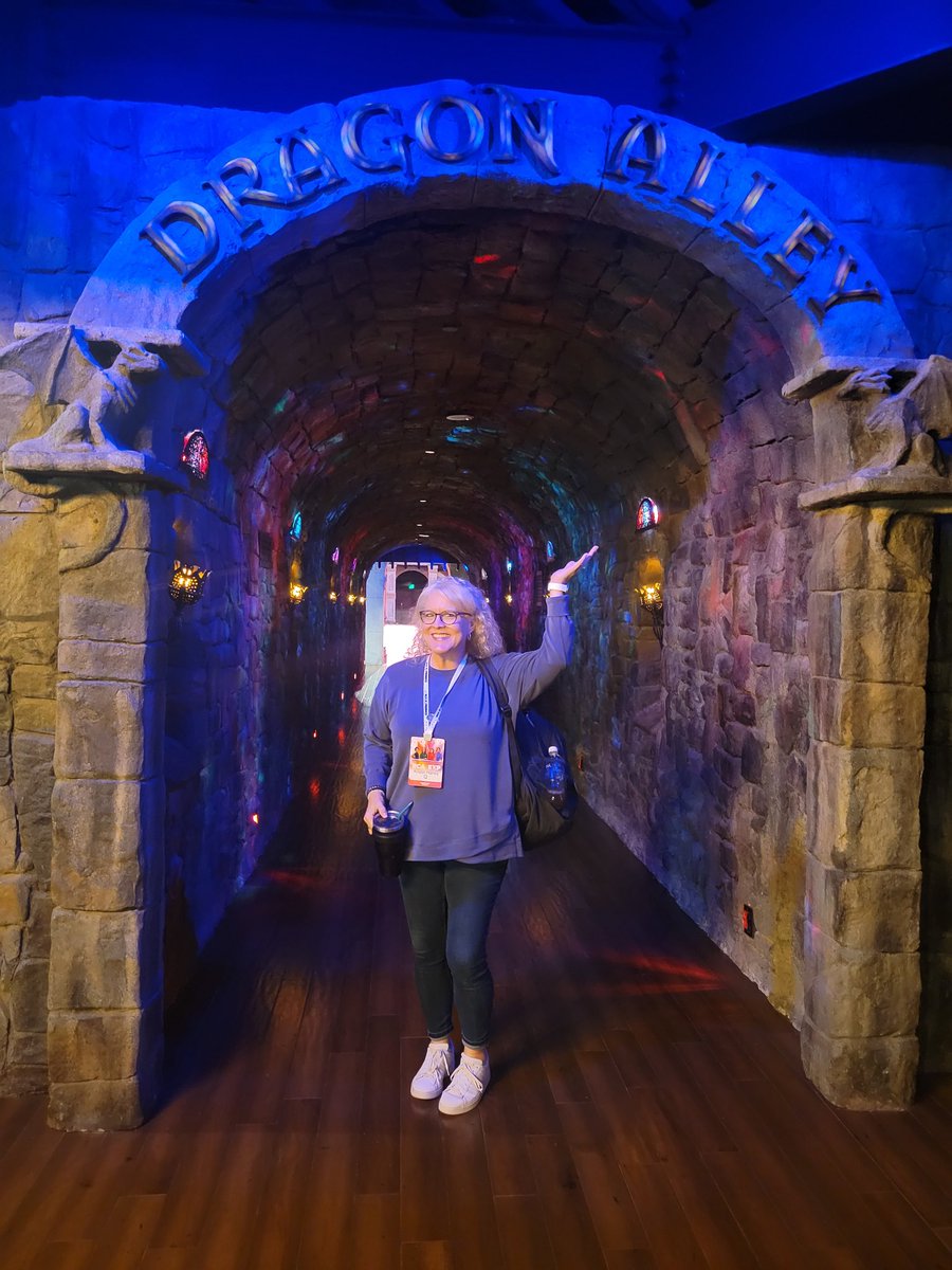 mrskristinhaney's tweet photo. Not enough words to describe my time @ronclarkacademy! Ron was a keynote speaker at my district before RCA. I was inspired by him then &amp; even more now that I experienced his dream come true. #educatorbucketlist #bepartoftherevolution #41andthealiensarecoming #risdbetheone https://t.co/o2HCzn4f7l