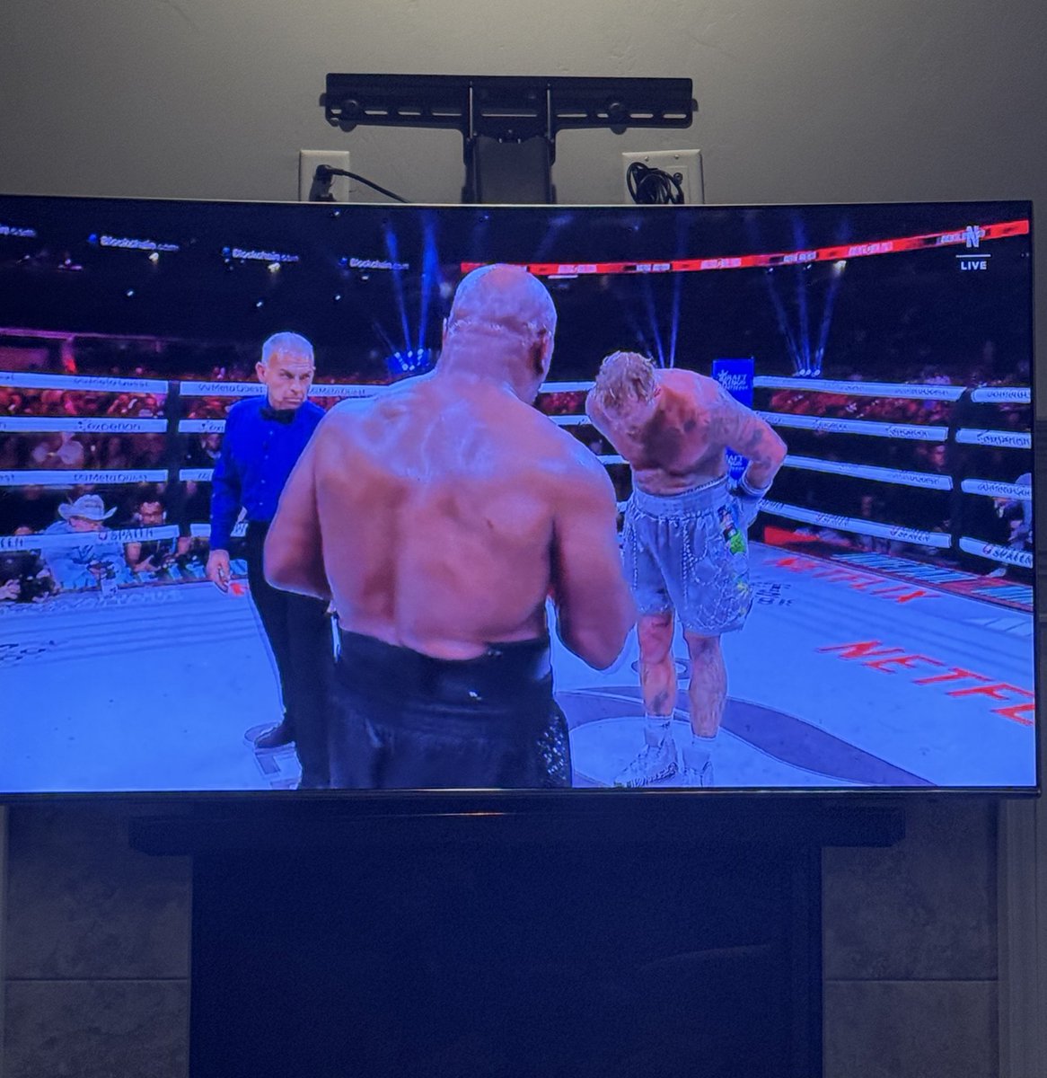 A show of respect from <a href="/jakepaul/">Jake Paul</a>. I feel that’s a better way to end an interesting match like this. Glad there wasn’t a KO. Would’ve been a smear on his career. #PaulTyson #TysonPaul