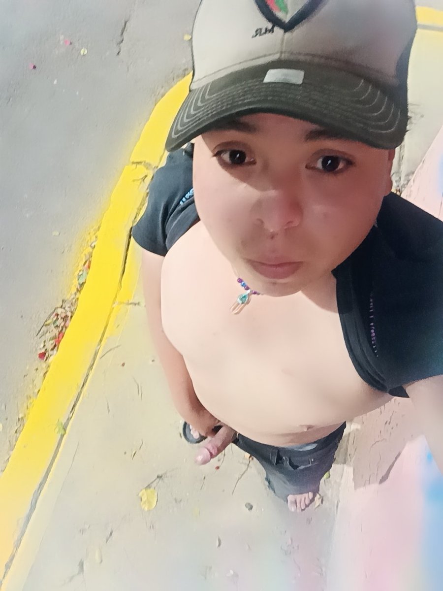 galaz_alvin's tweet photo. Hola buenas noches aquí andamos viendo q sale ando un poco hot pero soy Inter se q lo tengo chiquito pero es travieso mi niño 🥵😍😢 soy como quiero ser la verdad https://t.co/nYhojhVnk8