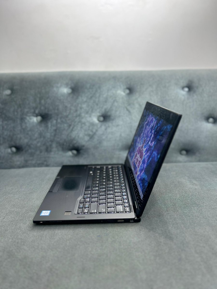 techielaptops's tweet photo. Dell Latitude 7389 2-in-1 

16gb
256GB SSD  
intel core i7-7th gen 
13.3" FHD display
Turbo Boost Technology up to 3.9GHz
GPU: Intel®️ HD Graphics 620
Touchscreen 
Keyboard light
facial recognition 
fingerprint sensor 

Price: N420,000

#PaulTyson  Yahweh #BANNED  #jumbochicken https://t.co/lonsu705M5