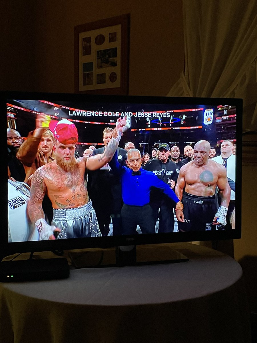 StinaMackenzie's tweet photo. @jakepaul  is the Tyson of our life time 💪🥊 fought with grace , he turned it down for a legend https://t.co/8gzkxWrYHp