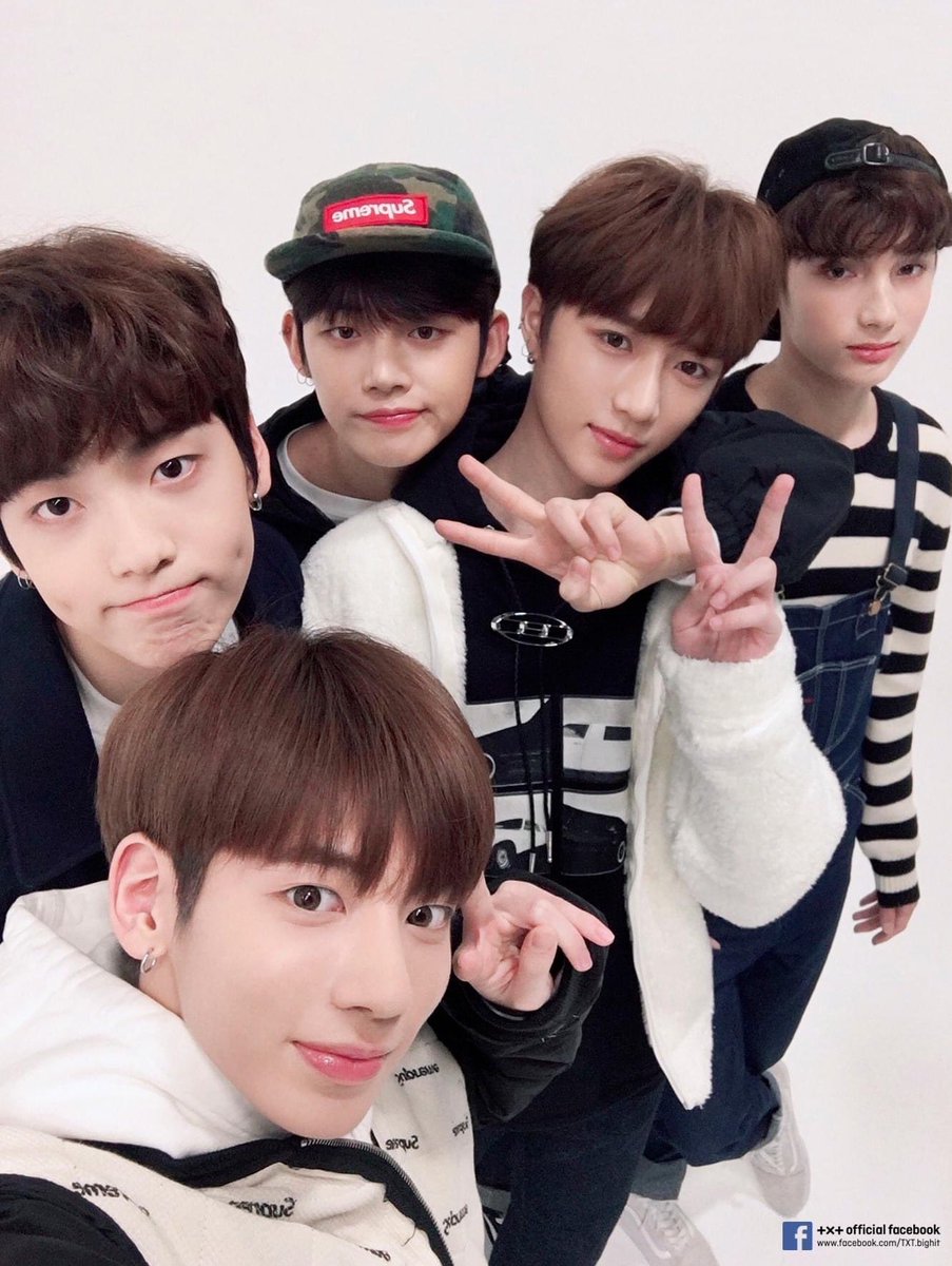 TXT recreating this photo 🥹