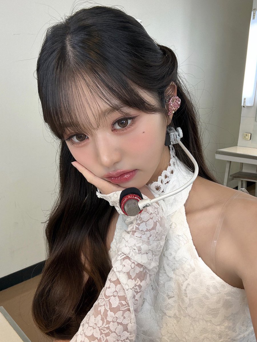 W0ony's tweet photo. 🕊🪽🤍

#IVE #아이브 #JANGWONYOUNG #장원영. https://t.co/wOftKBKOlN