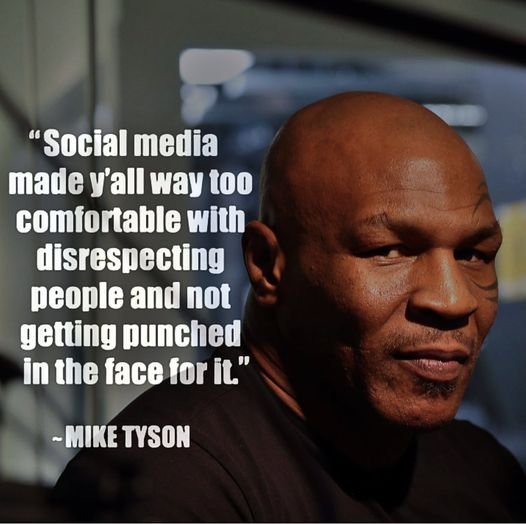 Rwarabek's tweet image. Mike Tyson watching twitter boxing trolling him. #TysonPaulFight #MikeJake