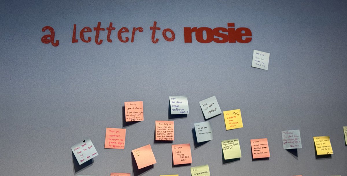 blackpinkbabo's tweet photo. rosie listening party for number ones 🥺🤍 https://t.co/xMm8slctTh