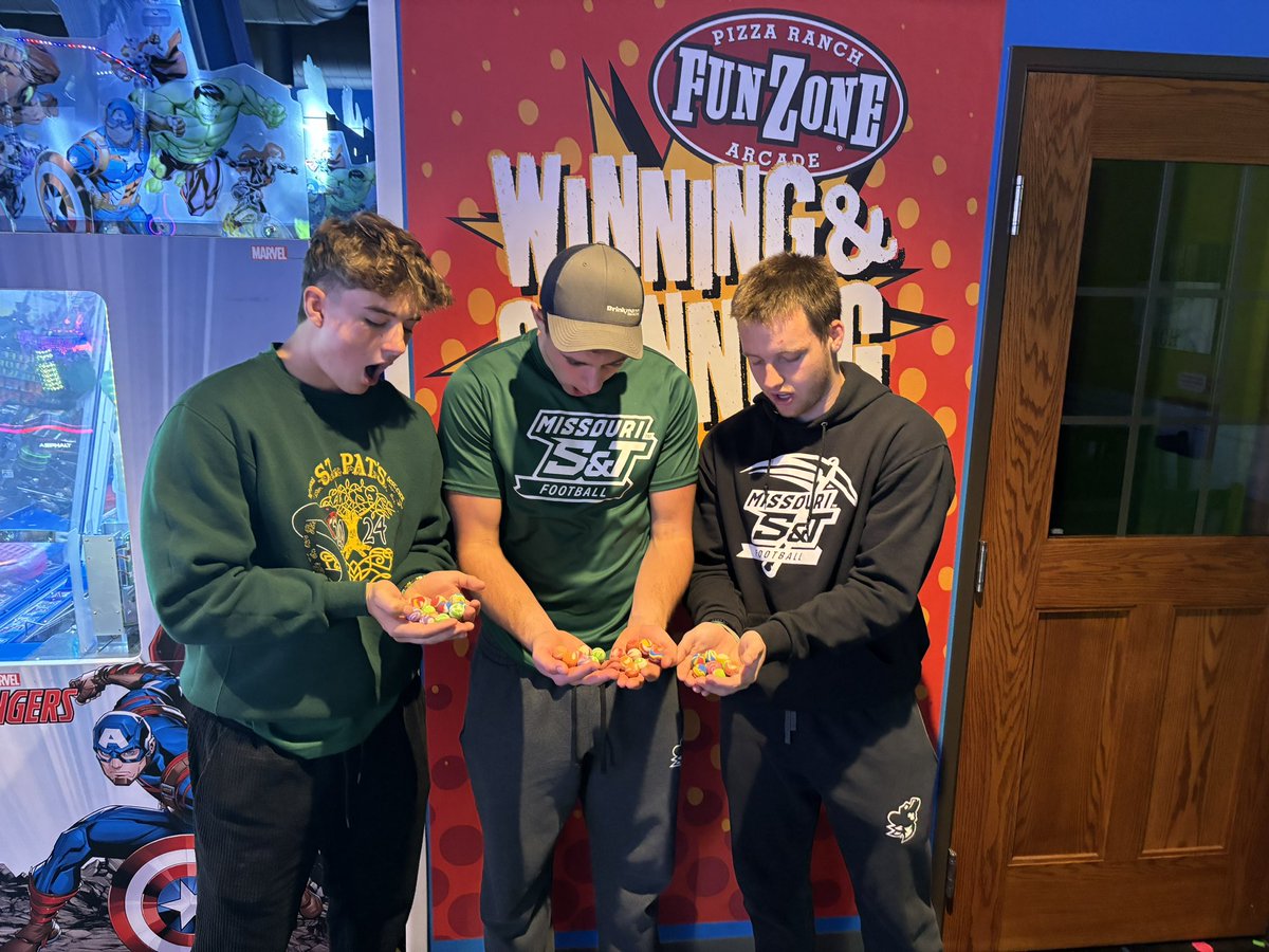 Year 2 <a href="/PizzaRanch/">Pizza Ranch</a> (43 bouncy balls) 
What can we say everybody loves the specialist’s balls