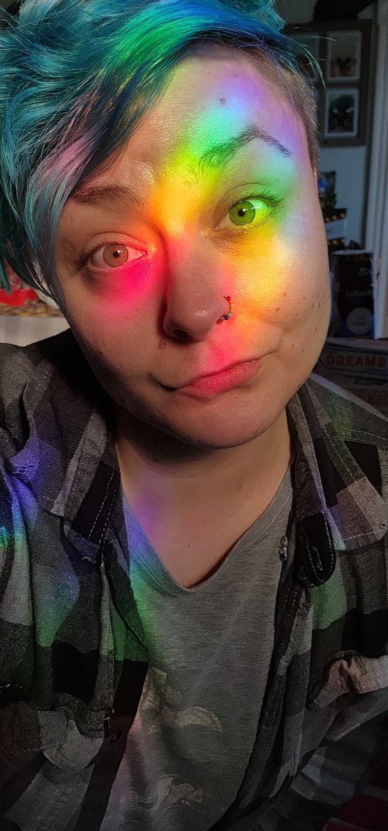 KayRoseBee's tweet photo. November 15, 2024
320/366
"Turnin' to the left and right
Colors shining in your eye
And even upside down
It's beautiful somehow
It's never just a shape alone
Love is a kaleidoscope"
- Kaleidoscope / Chappell Roan
π
#Project366 #Project365 #photooftheday #myface #rainbows https://t.co/TZoVI9THxR