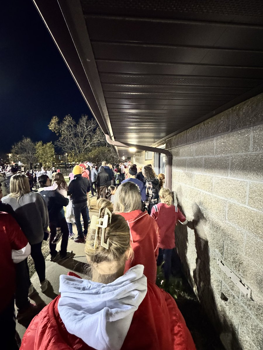 HaleyW's tweet photo. Please get us a better ladies room at the @RazorbackSoccer field @HunterYurachek https://t.co/OZ0f94eHmJ