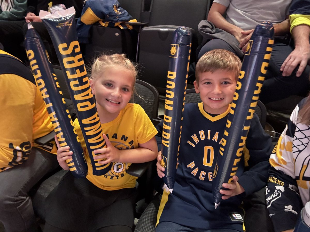 always_AG100's tweet photo. Kids making noise til they get on the jumbo screen. @Pacers, this mama needs an assist 

#pacersgamenight https://t.co/vS6S9QyJo5