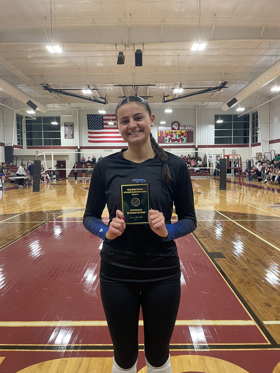 our All-District girls minus Tessa to support at our seniors’ all-star game tn!! So proud 👏🏼👏🏼