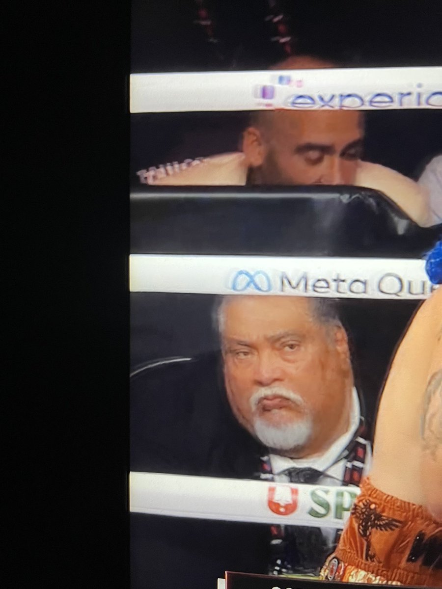 sava737848's tweet photo. Celal hocam bile maçı bekliyor #gece4 https://t.co/dqIAFfEVlU
