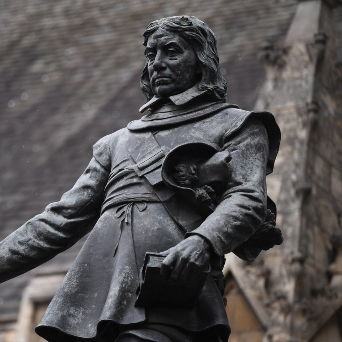 _Cromwell1599's tweet photo. This statue be bussin, no cap guys. All that fighting for parliament was worth it guys. https://t.co/TFQFP5koSq