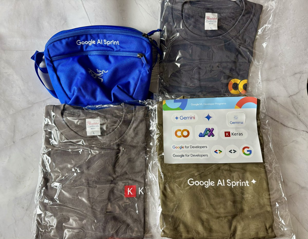 HuyDangGDG's tweet photo. 😍🥰 Just received a super cute gift from Google AI Sprint! 
👉Thanks @googledevs for organizing such an informative event with interesting sharing about AI. 
#GoogleAISprint #AI #MachineLearning #Kera #Colab https://t.co/HXeq1CM8HE
