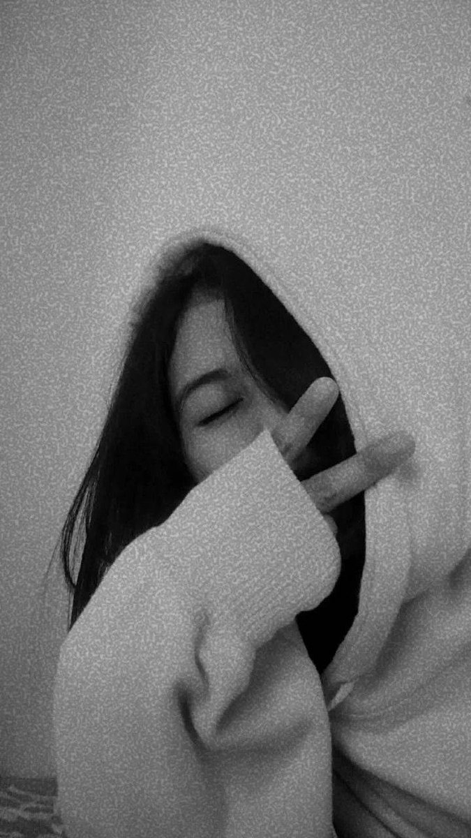 हाथ की लकीरों से ज्यादा खुद पर विश्वास करके देखो ,

सपनों को हकीकत बनने में ज्यादा समय नहीं लगेगा...❤️🌻
#GoodMorningXFriends