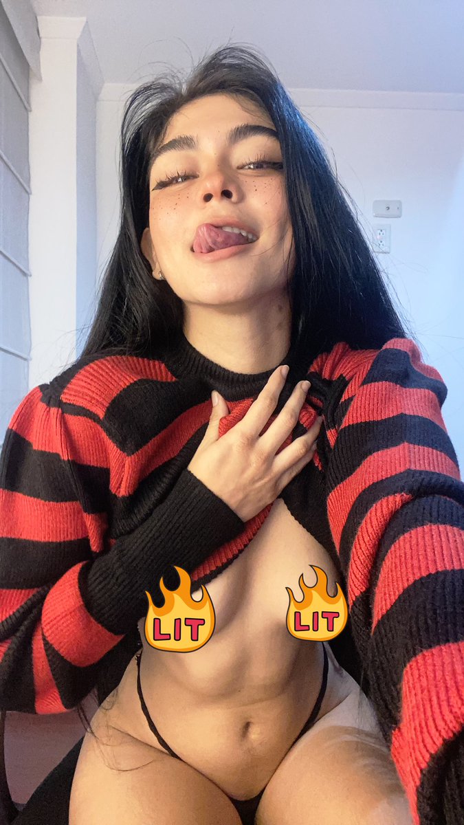 Holiii🍀 me extrañaron ? 
Yo si 🥹
Que duritoooossss tengo los pezones Justo ahora quieres verlos ? 🙂‍↔️😏🔥