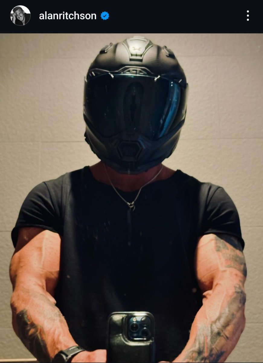 deabea5's tweet photo. For a moment, I was legit convinced Ritchson was revealing he was gonna play the Doom Slayer in an upcoming "Doom" movie and got all excited because um, yes, perfect. https://t.co/bMdn2pfWe8