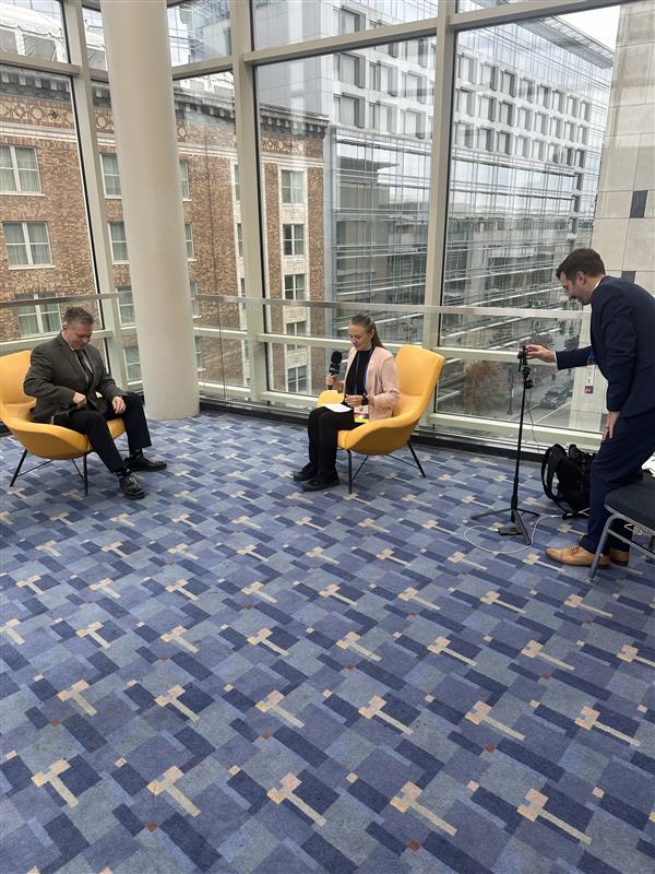 CreakyJoints.org tweet media