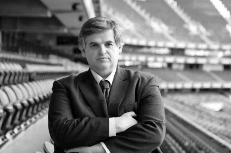 Parece que se confirma que o Pedro Guerra faleceu.
É absurdo ver pessoas a falar de concordância ou discordância de opiniões futebolísticas quando estamos a falar do fim da vida de um ser humano.
Deixa-me um pouco perplexo a notícia, ouvi durante anos as opiniões do mesmo na tv.
